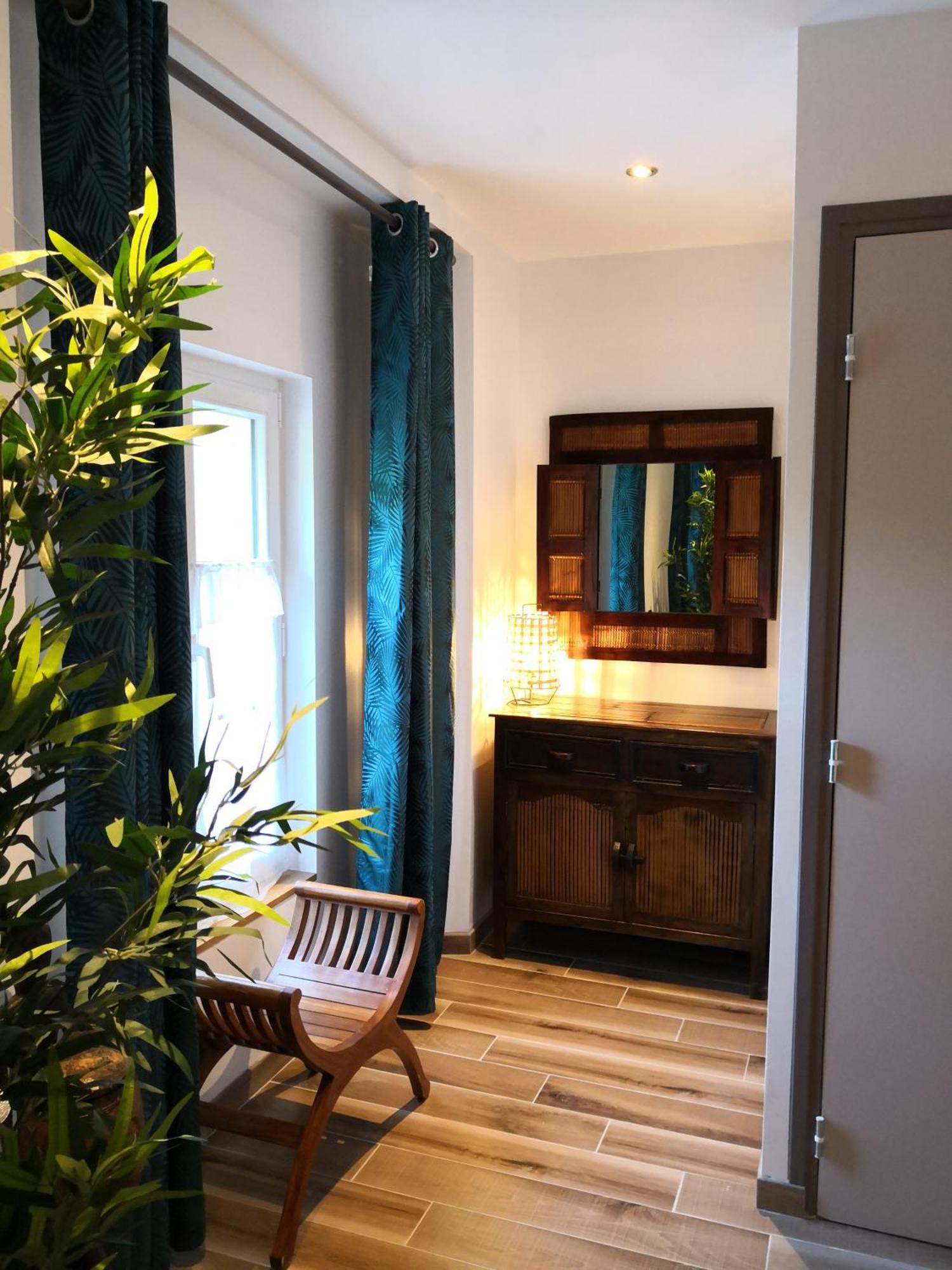 Les 7 Sources Hotel L'Isle-Adam Ruang foto